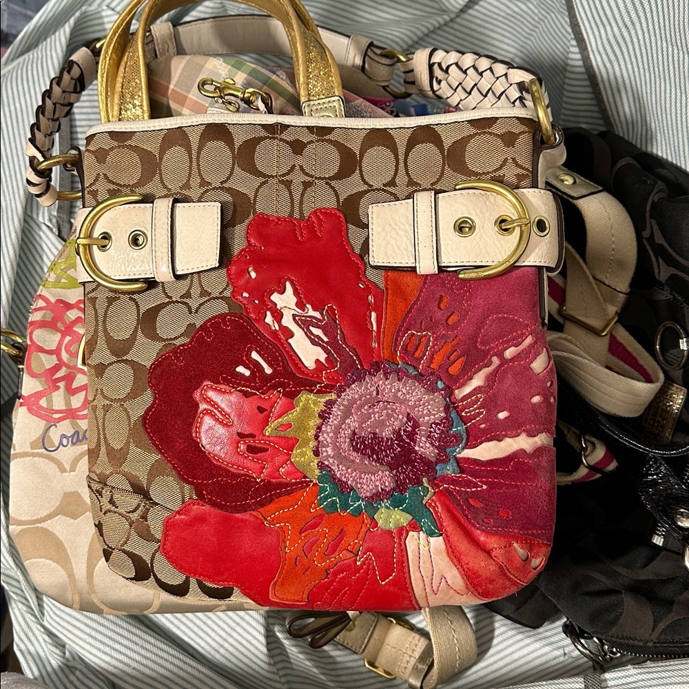 2 piece Beautiful Rare Vintage Coach Soho Poppy’s for peace with wristlet - Picture 2 of 9